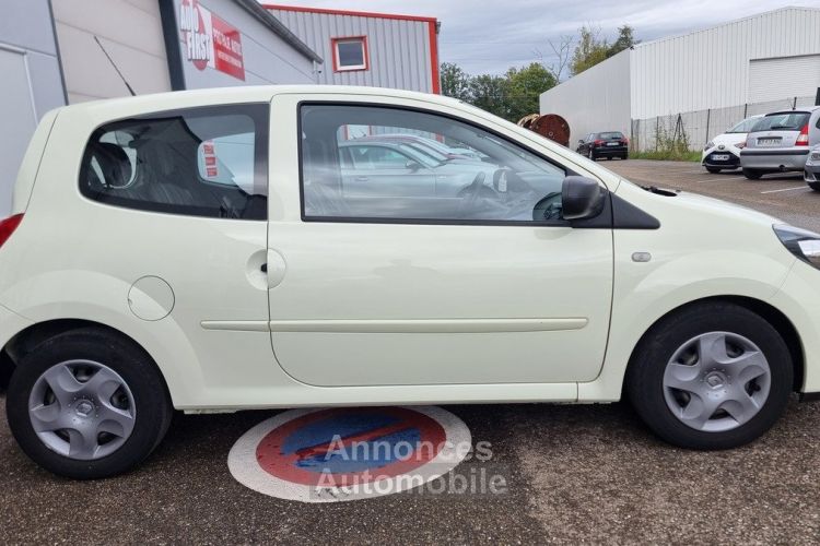 Renault Twingo 1.2 16V 75 CV EXPRESSION / 1E MAIN / CLIM / REGUL / DISTRI 2024 /SUIVI FULL /GTIE 12M - <small></small> 6.490 € <small>TTC</small> - #11