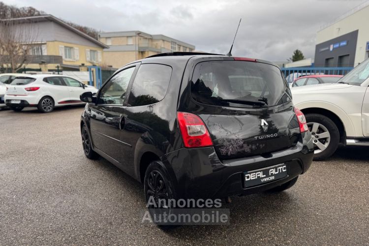 Renault Twingo 1.2 16v 75ch Miss Sixty Toit ouvrant panoramique - <small></small> 5.490 € <small>TTC</small> - #3