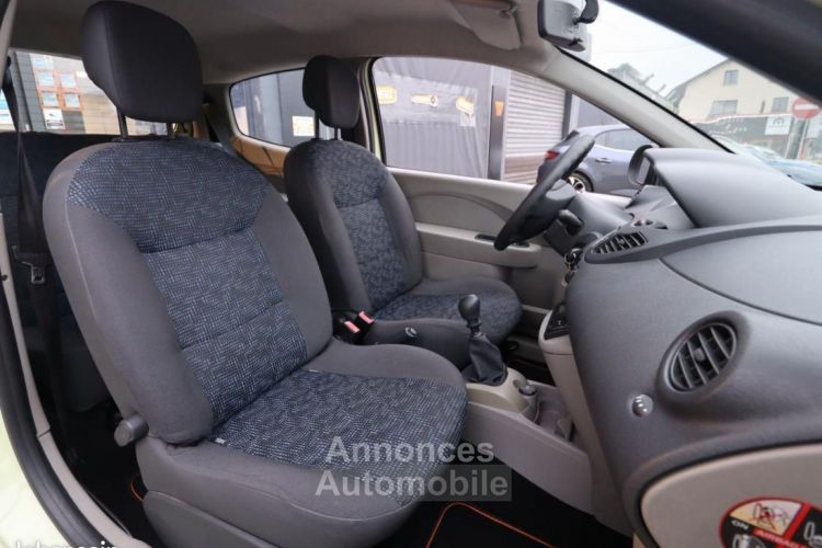 Renault Twingo 1.2 75 CH AUTHENTIQUE + 4 PNEUS JANTES - <small></small> 6.489 € <small>TTC</small> - #18