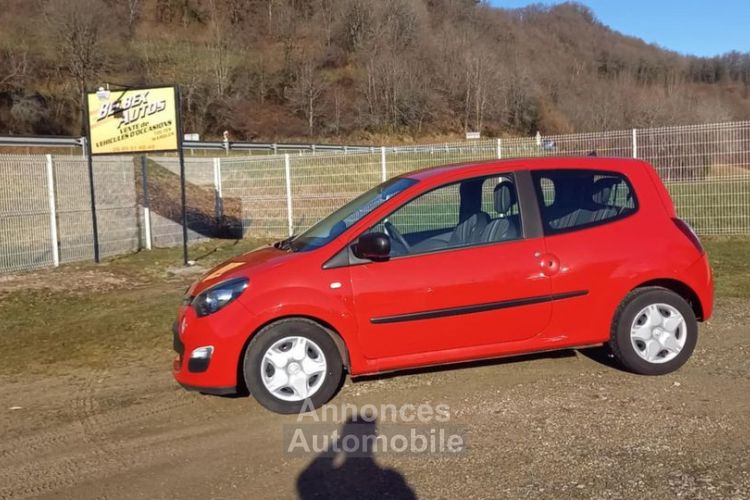 Renault Twingo 75 CV ESSENCE 1ere MAIN (belbex auto A YOLET) - <small></small> 6.490 € <small>TTC</small> - #1