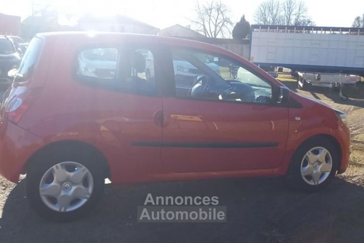 Renault Twingo 75 CV ESSENCE 1ere MAIN (belbex auto A YOLET) - <small></small> 6.490 € <small>TTC</small> - #2