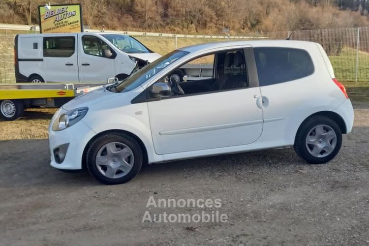 Renault Twingo 75 CV ESSENCE 1ere MAIN (belbex auto A YOLET) - <small></small> 5.290 € <small>TTC</small> - #1