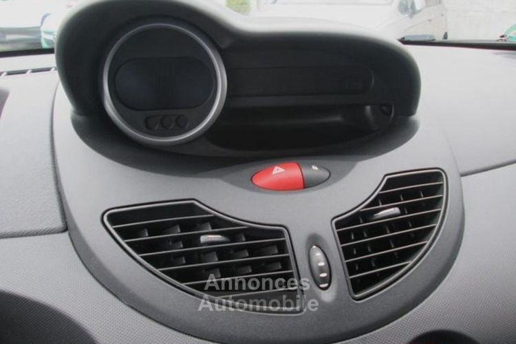 Renault Twingo Expression * - <small></small> 5.950 € <small>TTC</small> - #24