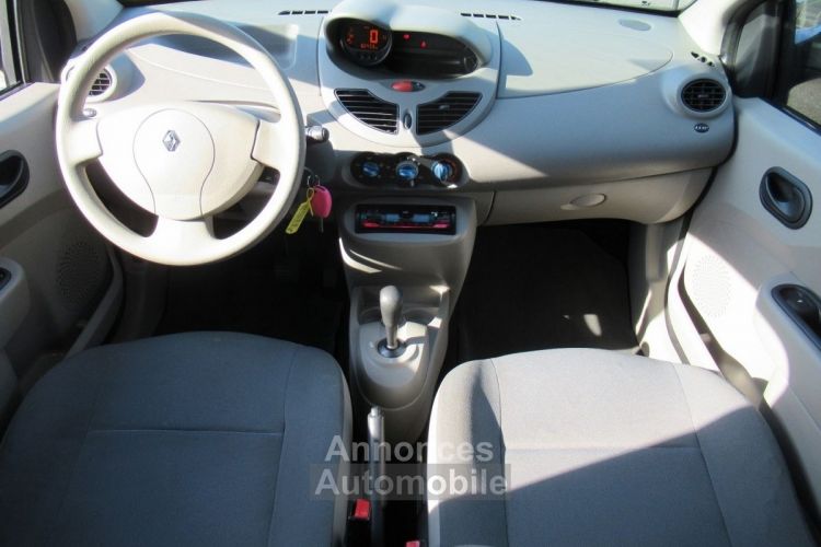 Renault Twingo II 1.2 16V 75CH DYNAMIQUE QUICKSHIFT - <small></small> 6.490 € <small>TTC</small> - #8