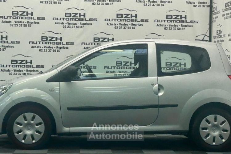 Renault Twingo II 1.2 16V 75CH EXPRESSION - <small></small> 5.490 € <small>TTC</small> - #6