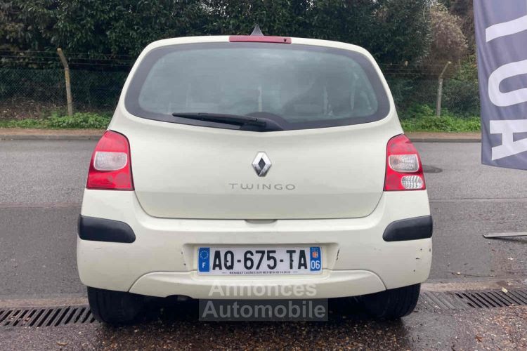 Renault Twingo II 1.2 16V 76CV - <small></small> 4.490 € <small>TTC</small> - #12