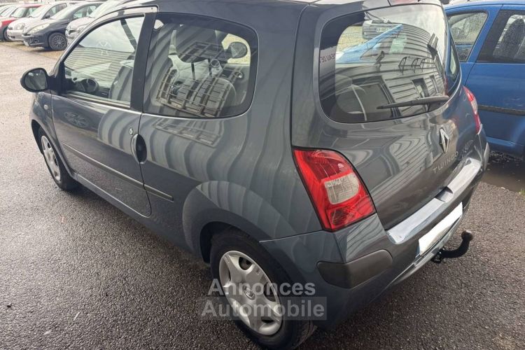 Renault Twingo II (C44) 1.2 16v 75ch Expression - <small></small> 5.990 € <small>TTC</small> - #4