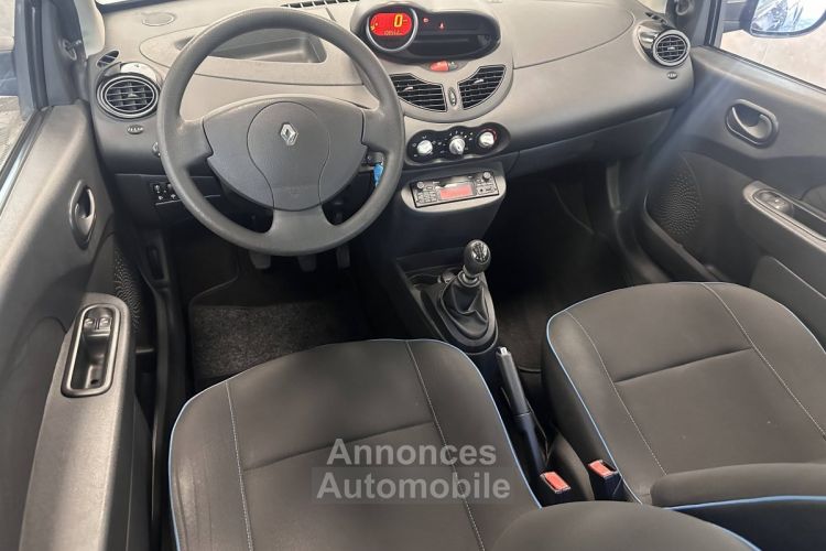 Renault Twingo II (C44) 1.2 LEV 16v 75ch Limited eco² - <small></small> 8.990 € <small>TTC</small> - #25