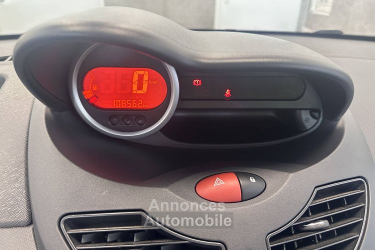 Renault Twingo II (C44) 1.2 LEV 16v 75ch Limited eco² - <small></small> 8.990 € <small>TTC</small> - #29