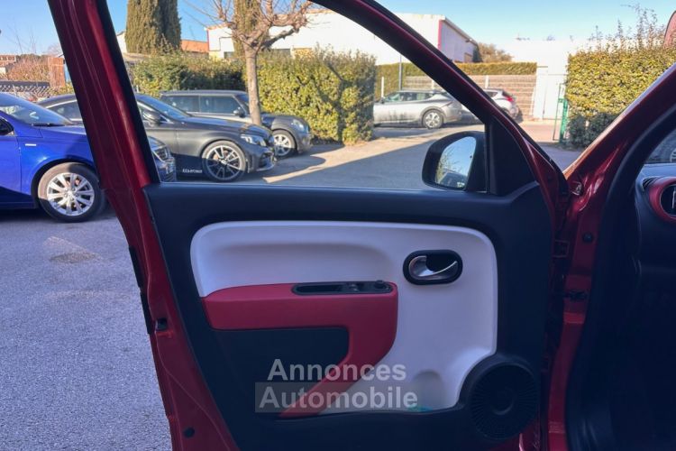 Renault Twingo III 0.9 TCe 90 E6C Intens EDC 1ÈRE MAIN - CAM - <small></small> 12.490 € <small>TTC</small> - #24