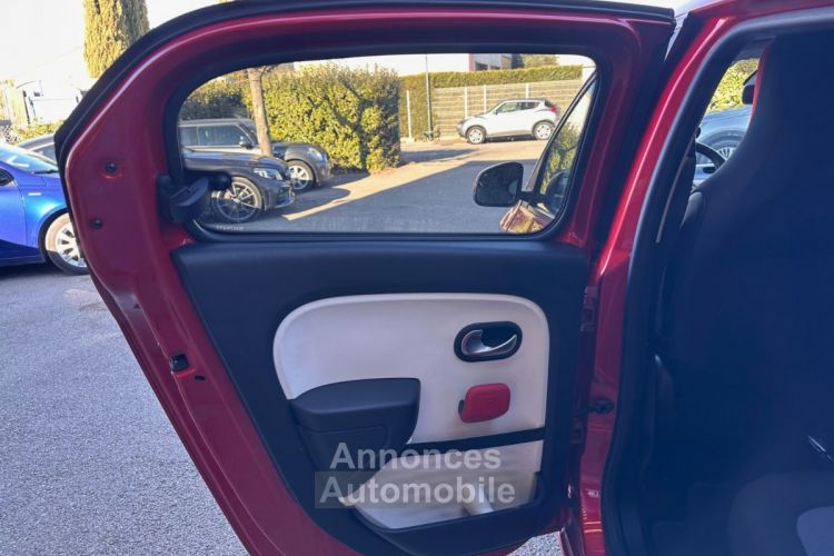 Renault Twingo III 0.9 TCe 90 E6C Intens EDC 1ÈRE MAIN - CAM - <small></small> 12.490 € <small>TTC</small> - #25