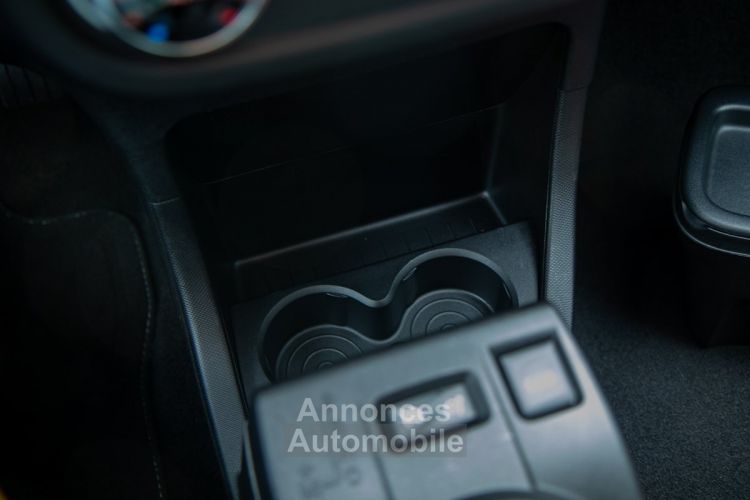 Renault Twingo La Parisienne 0.9 TCe Automaat 90PK - PARKEERSENSOREN - CRUISECONTROL - SPORTZETELS - <small></small> 13.999 € <small>TTC</small> - #21