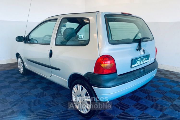 Renault Twingo phase 2 1.2i 60 ch - <small></small> 3.490 € <small>TTC</small> - #2