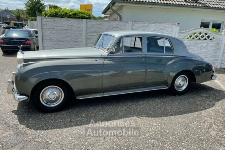 Rolls Royce Cloud II 1960 SILVER TWO TONE 6,2L V8 - <small></small> 55.555 € <small>TTC</small> - #11