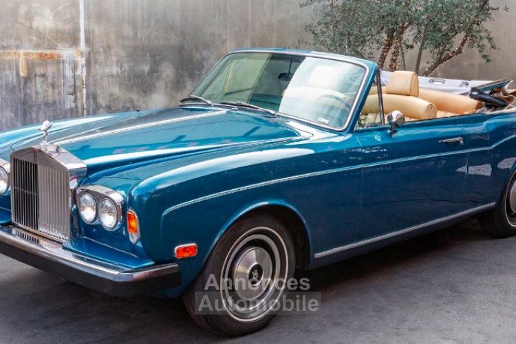 Rolls Royce Corniche featuring coachwork by H.J. Mulliner Park Ward - <small></small> 47.000 € <small>TTC</small> - #1