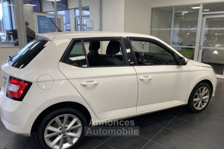 Skoda Fabia 1.0 MPI 60CH AMBITION GREENTEC - <small></small> 9.490 € <small>TTC</small> - #1