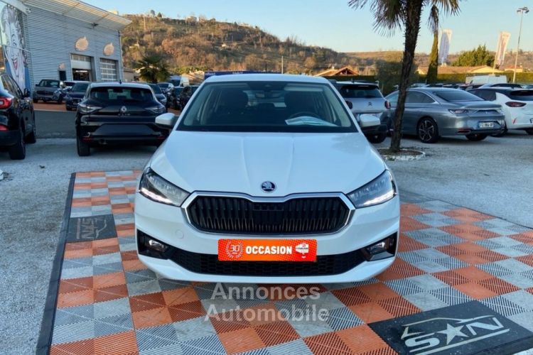 Skoda Fabia 1.0 TSI 95 AMBITION Ecran 8 JA 15 - <small></small> 17.750 € <small>TTC</small> - #2