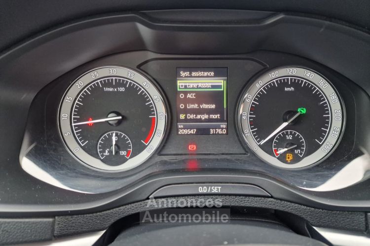 Skoda Karoq 2.0 TDI 13.990 HT 150 4x4 - <small></small> 16.800 € <small>TTC</small> - #23