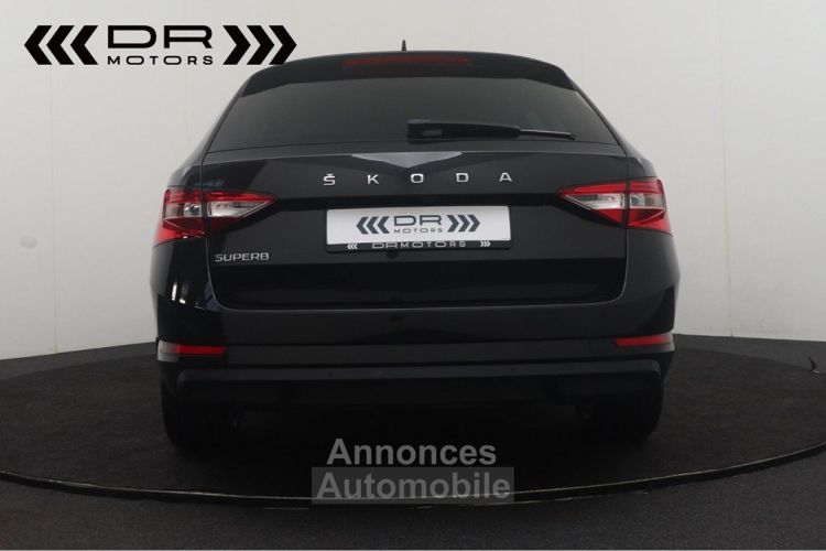 Skoda Superb COMBI 1.6CRTDI DSG7 AMBITION - NAVI MIRROR LINK LEDER LED ADAPTIVE CRUISE - <small></small> 21.995 € <small>TTC</small> - #3