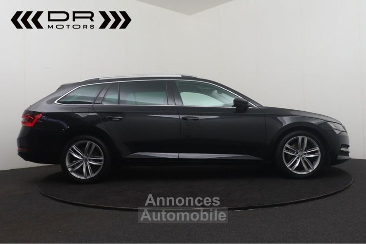 Skoda Superb COMBI 1.6CRTDI DSG7 AMBITION - NAVI MIRROR LINK LEDER LED ADAPTIVE CRUISE - <small></small> 21.995 € <small>TTC</small> - #6