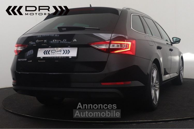 Skoda Superb COMBI 1.6CRTDI DSG7 AMBITION - NAVI MIRROR LINK LEDER LED ADAPTIVE CRUISE - <small></small> 21.995 € <small>TTC</small> - #9