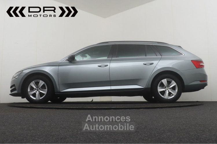 Skoda Superb COMBI 1.6CRTDI DSG7 FACELIFT AMBITION - NAVI APPLE CARPLAY/ANDROID LED LEDER - <small></small> 18.995 € <small>TTC</small> - #4