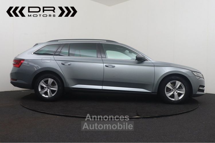 Skoda Superb COMBI 1.6CRTDI DSG7 FACELIFT AMBITION - NAVI APPLE CARPLAY/ANDROID LED LEDER - <small></small> 18.995 € <small>TTC</small> - #5