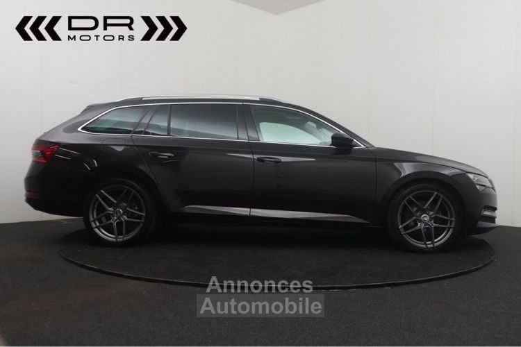 Skoda Superb COMBI 1.6CRTDI DSG7 LEDER - NAVI APPLE CARPLAY/ANDROID LED - <small></small> 18.995 € <small>TTC</small> - #6