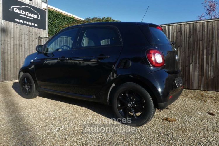 Smart Forfour 1.0i Passion CRUISE-MEDIA-TOMTOM-AIRCO-15-LED - <small></small> 7.990 € <small>TTC</small> - #2