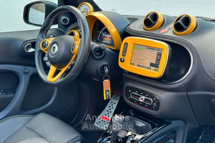 Smart Fortwo 2019 BRABUS Ultimate Style Cabrio Leder Navi LED Alu 18 - <small></small> 49.980 € <small>TTC</small> - #9