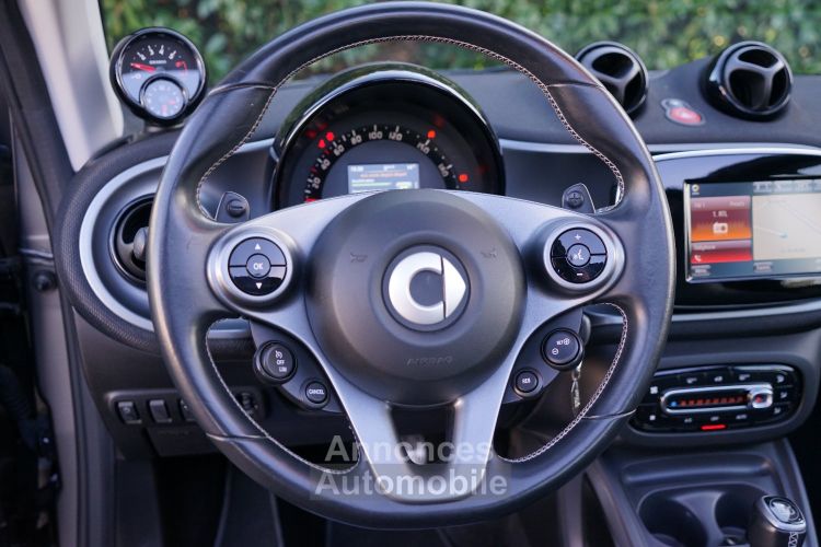 Smart Fortwo Cabriolet BRABUS 109 Ch Twinamic - 1ère Main Française - 488 €/mois - Garantie 12 Mois - <small></small> 23.900 € <small>TTC</small> - #26