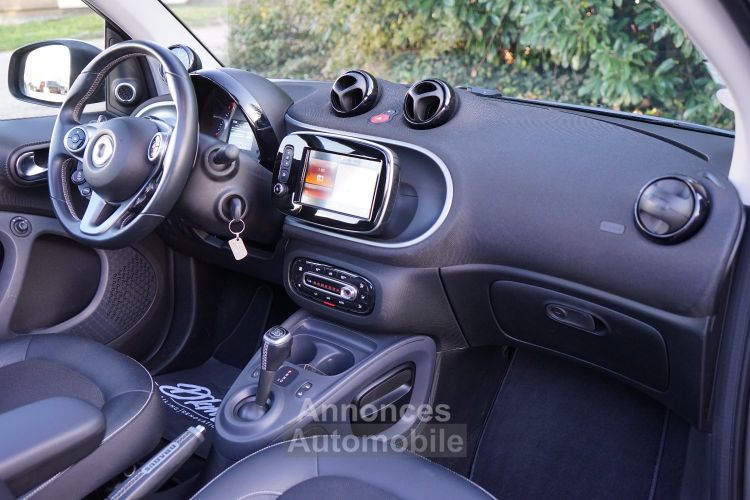 Smart Fortwo Cabriolet BRABUS 109 Ch Twinamic - 1ère Main Française - 488 €/mois - Garantie 12 Mois - <small></small> 23.900 € <small>TTC</small> - #24