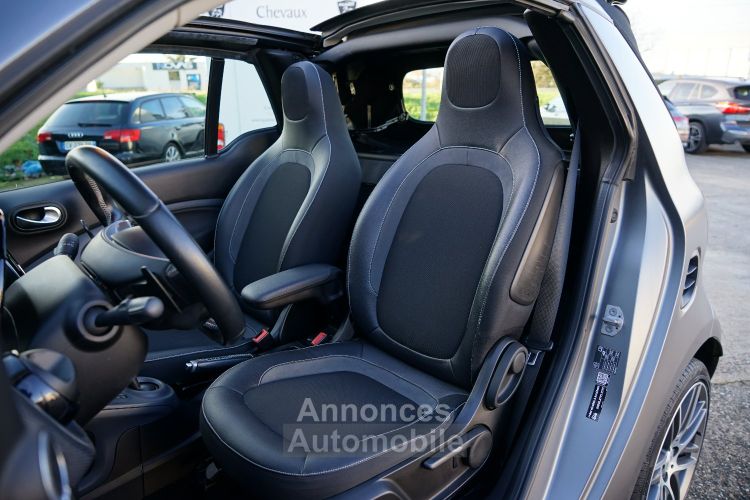 Smart Fortwo Cabriolet BRABUS 109 Ch Twinamic - 1ère Main Française - 488 €/mois - Garantie 12 Mois - <small></small> 23.900 € <small>TTC</small> - #19