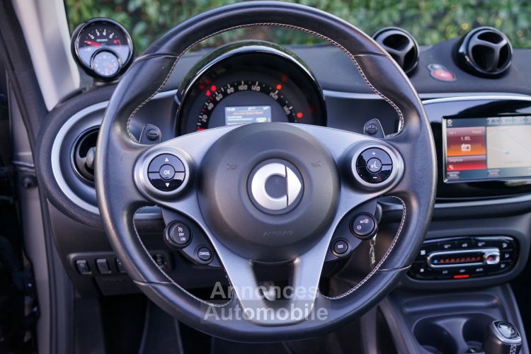 Smart Fortwo Cabriolet BRABUS 109 Ch Twinamic - 1ère Main Française - 488 €/mois - Garantie Possible Jusqu'à 48 Mois - <small></small> 22.950 € <small>TTC</small> - #26