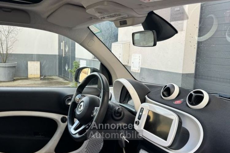 Smart Fortwo Coupe 90ch Passion Twinamic E6c Historique d'entretien Garantie 12 mois Toit panoramique 1ère main Crit'air 1 - <small></small> 13.490 € <small>TTC</small> - #5