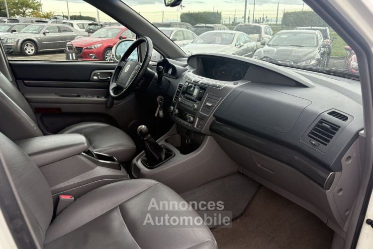 SSangyong Rodius 200 E-XDI 155CH 2WD - <small></small> 14.990 € <small>TTC</small> - #6