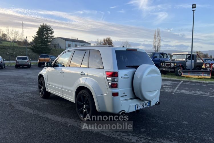 Suzuki Grand Vitara 3.2 L V6 233 CV Luxe - <small></small> 20.700 € <small></small> - #6