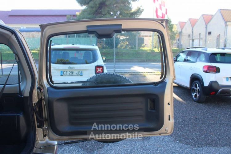 Suzuki Jimny 1.5L DDIS 86CV BTE 5VT PACK SPORT/Série SPECIAL 2006 89052 KM D’ORIGINE ÉTAT PARFAIT GTIE - <small></small> 14.900 € <small>TTC</small> - #48