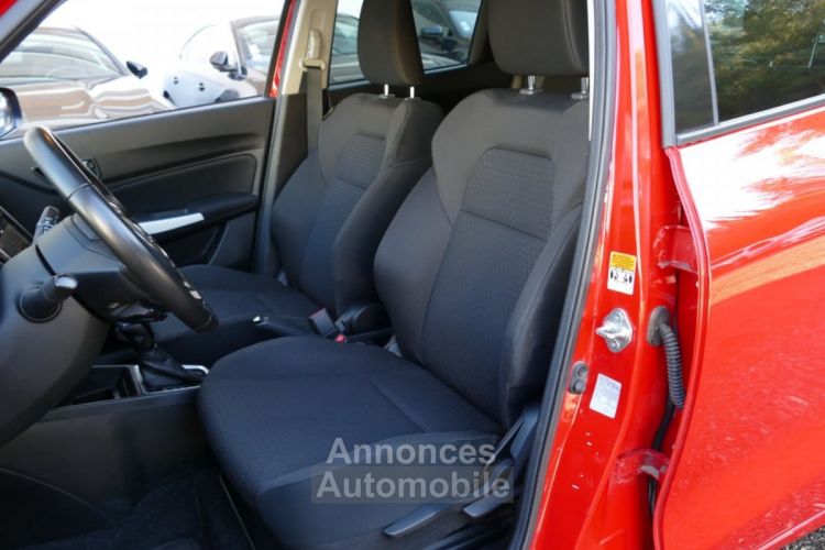 Suzuki Swift 1.2 DUALJET HYBRID 83 Ch BVA CARPLAY - <small></small> 13.990 € <small>TTC</small> - #12