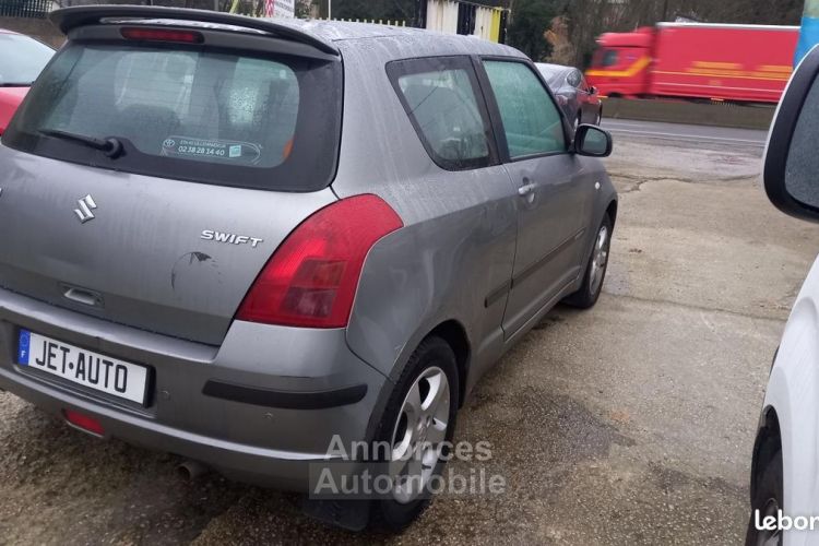 Suzuki Swift 1.3 VVT 92 GLX BVR - <small></small> 6.900 € <small>TTC</small> - #13