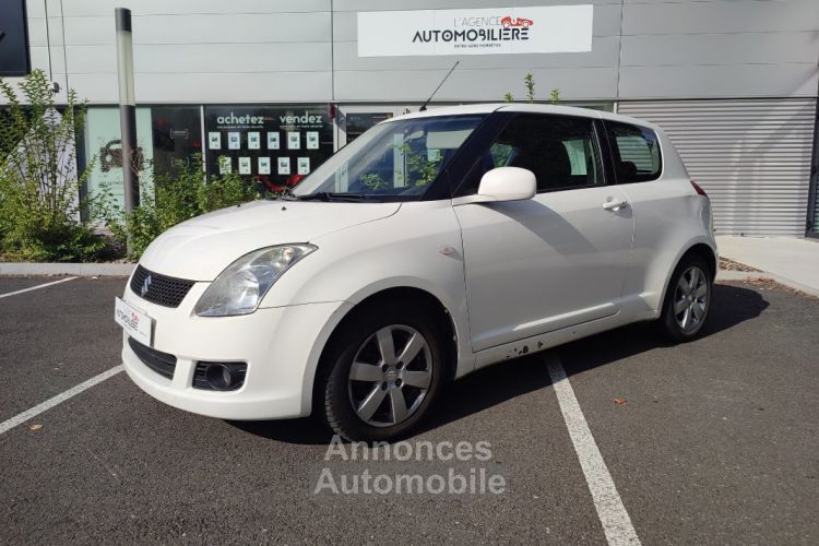 Suzuki Swift 1.3 VVT 92CH - <small></small> 3.790 € <small>TTC</small> - #1