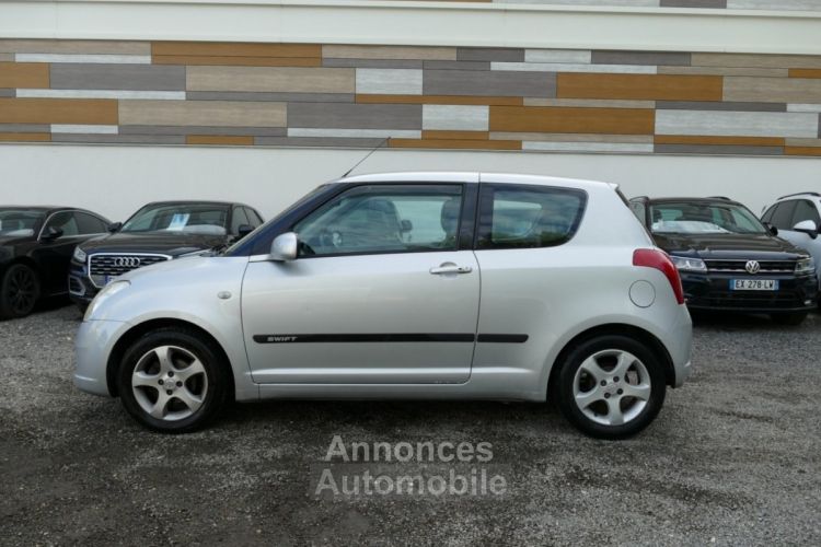 Suzuki Swift II 1.3 VVT 92 Ch GLX BVM5 - <small></small> 4.490 € <small>TTC</small> - #2