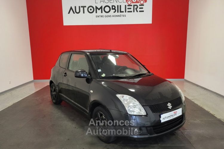 Suzuki Swift III 3 portes 1.3 i 93cv GLX - <small></small> 7.090 € <small>TTC</small> - #1