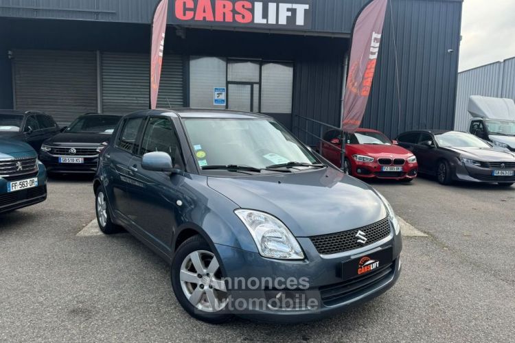 Suzuki Swift III 5 portes 1.3 i 16V 93 cv , MOTEUR A CHAINE SUIVI JOUR-GARANTIE - <small></small> 5.990 € <small>TTC</small> - #1