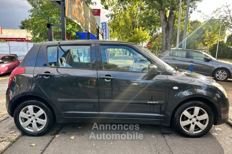 Suzuki Swift SUZUKI SWIFT II 1.5 CONFORT BVA 5P - <small></small> 5.995 € <small>TTC</small> - #20