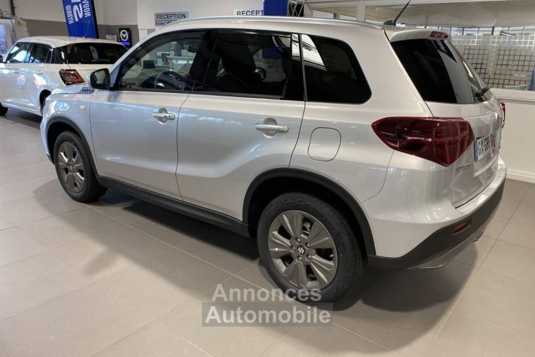 Suzuki Vitara 1.5 Dualjet hyb PRIVILEGE ALLGRIP 4WD AT 5 portes  (avril 2023) (co2 130.0) - <small></small> 25.900 € <small></small> - #2