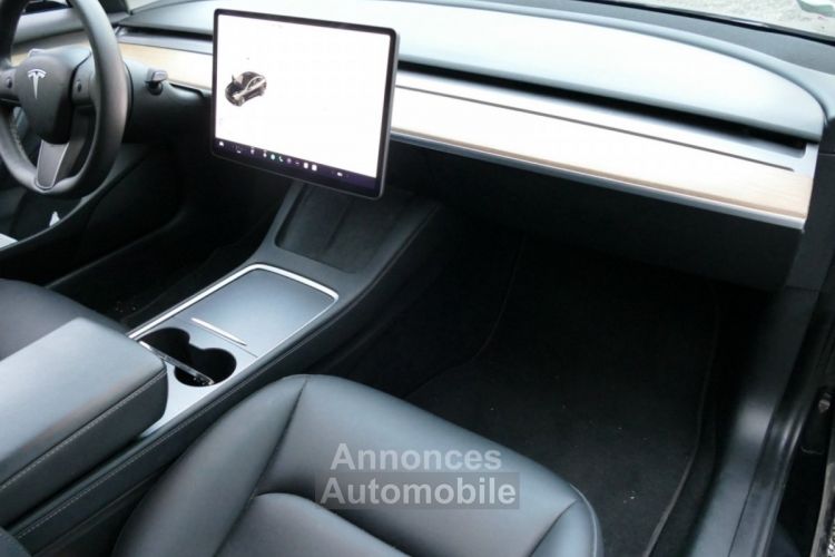 Tesla Model 3 SR + 325 Ch - <small></small> 28.990 € <small>TTC</small> - #16