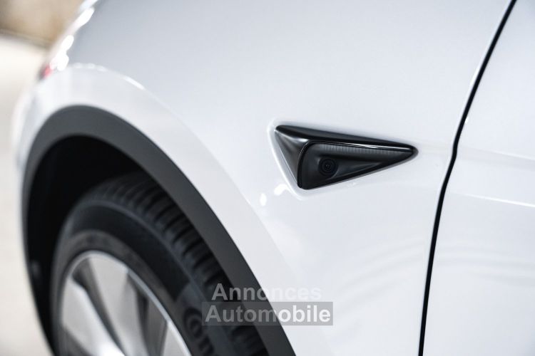 Tesla Model Y 300 Standard RWD 75 KWH - <small>A partir de </small>390 EUR <small>/ mois</small> - #8