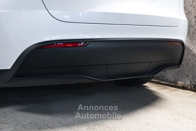 Tesla Model Y 300 Standard RWD 75 KWH - <small>A partir de </small>390 EUR <small>/ mois</small> - #14