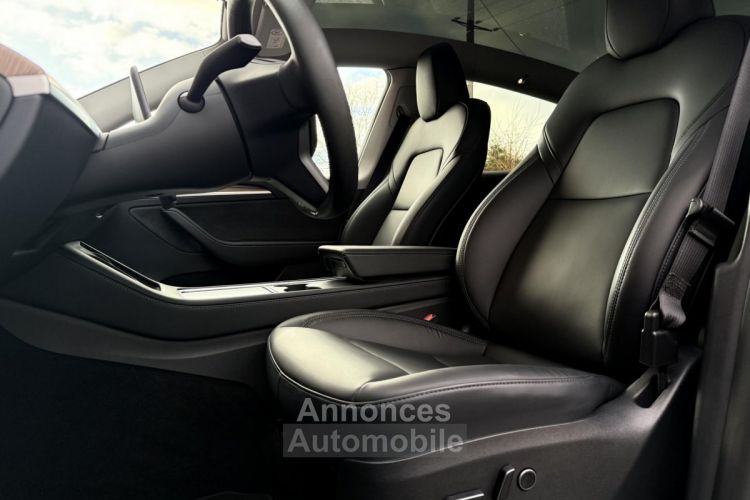 Tesla Model Y Long Range 17000km Dual Motor AWD Grand Autonomie 1ère Main - <small></small> 41.990 € <small>TTC</small> - #12